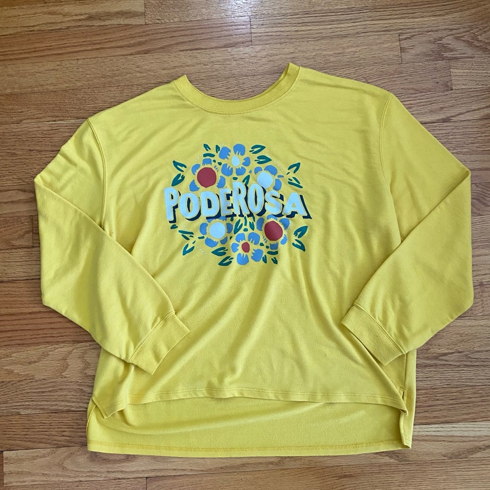 Well Worn Long Sleeve Sweatshirt Women’s XL Yellow Poderosa Latino Heritage